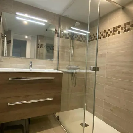 A 350 M De La Plage, Superbe T3 Renove Avec Terrasse Et Jardin, Quartier Calme, Internet Inclus - Fr-1-433-92